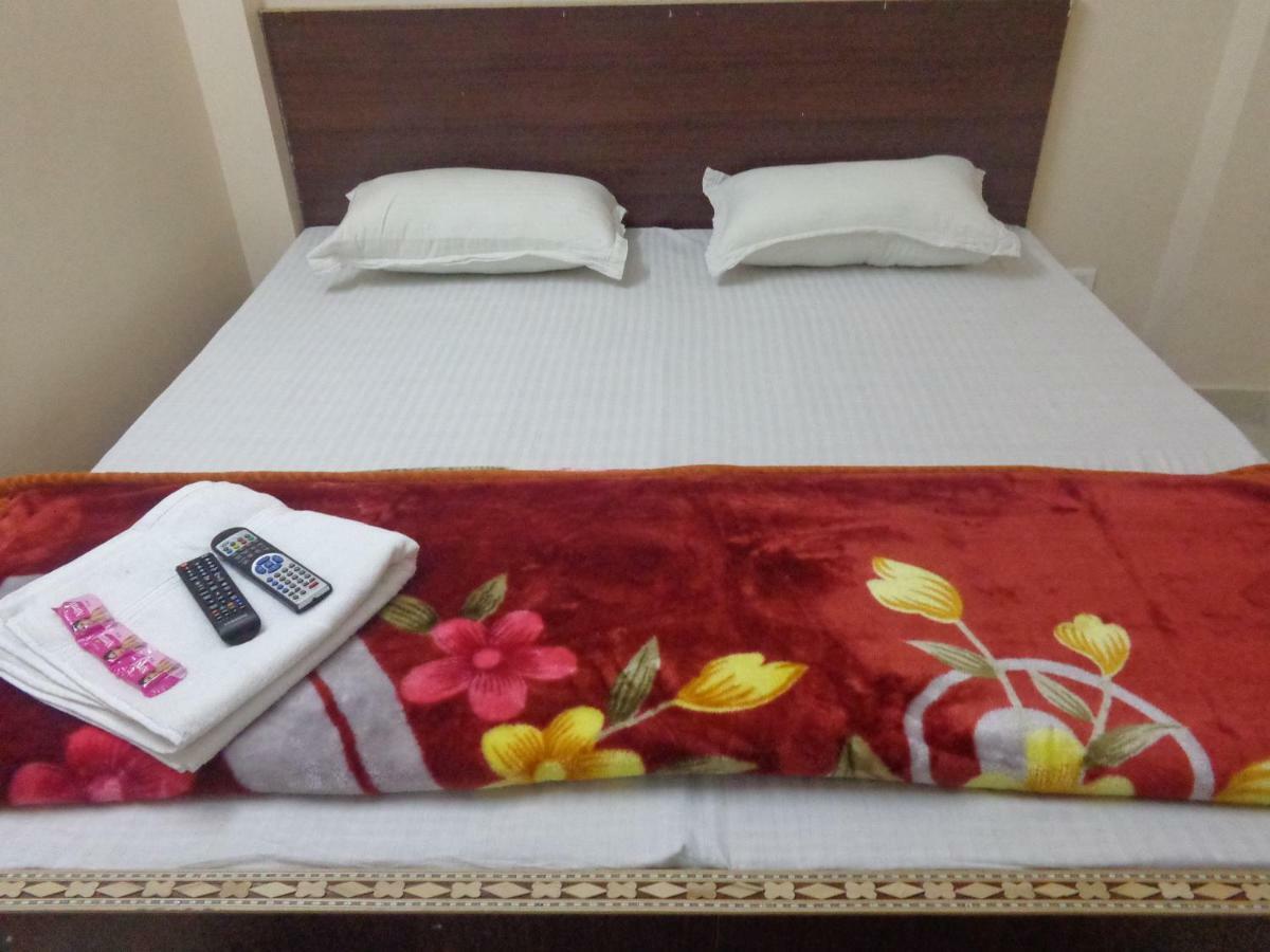 Delhi Inn,Walk In Nizamuddin Railway Station New Delhi Exterior photo