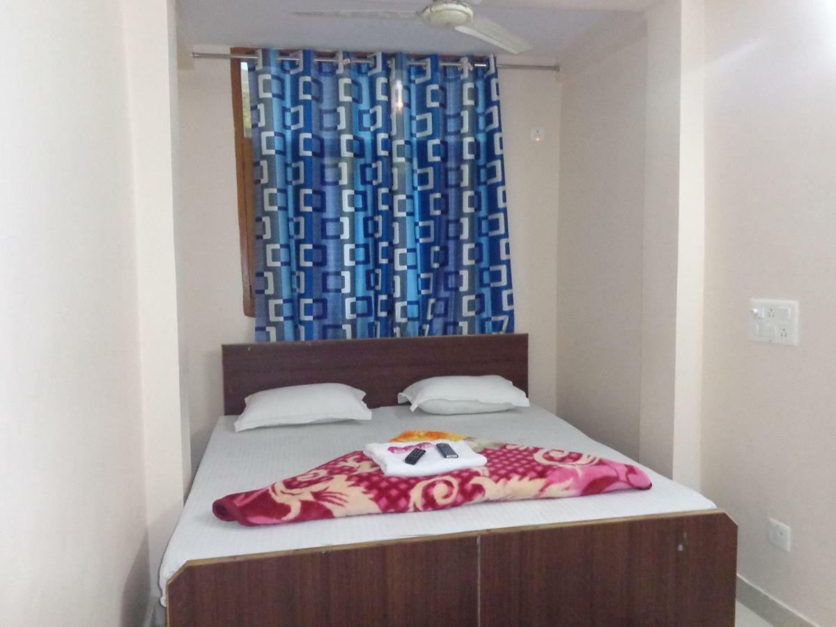 Delhi Inn,Walk In Nizamuddin Railway Station New Delhi Exterior photo