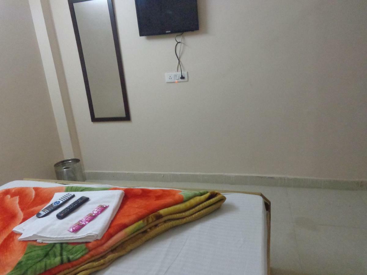 Delhi Inn,Walk In Nizamuddin Railway Station New Delhi Exterior photo
