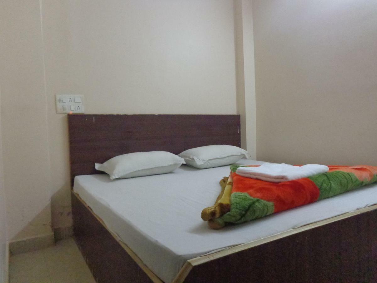 Delhi Inn,Walk In Nizamuddin Railway Station New Delhi Exterior photo